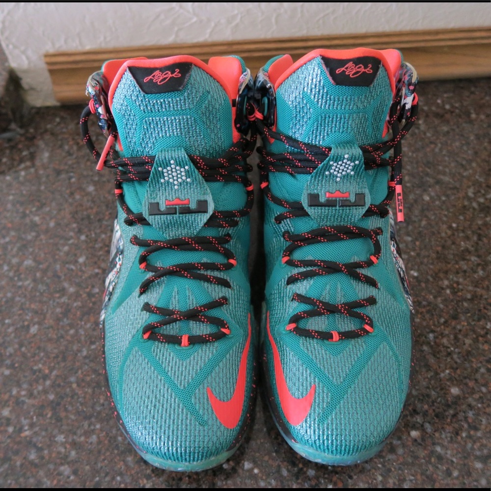 Lebron XII Akron Birch Christmas Emerald Green